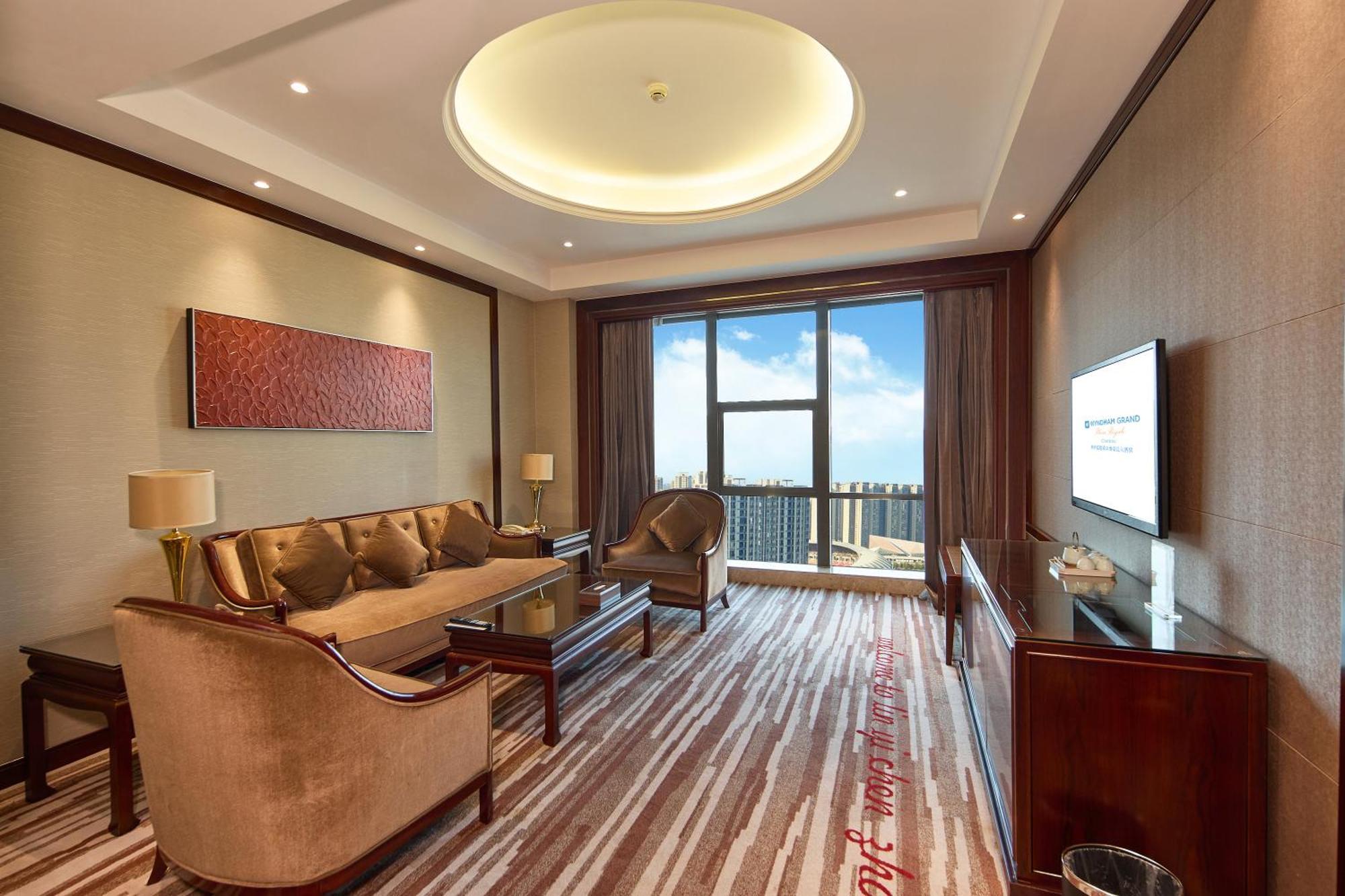 Wyndham Grand Plaza Royale Chenzhou Otel Dış mekan fotoğraf